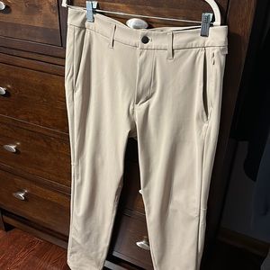 Men’s LuluLemon Never-Worn Commission Pants 32x30 Trench Color